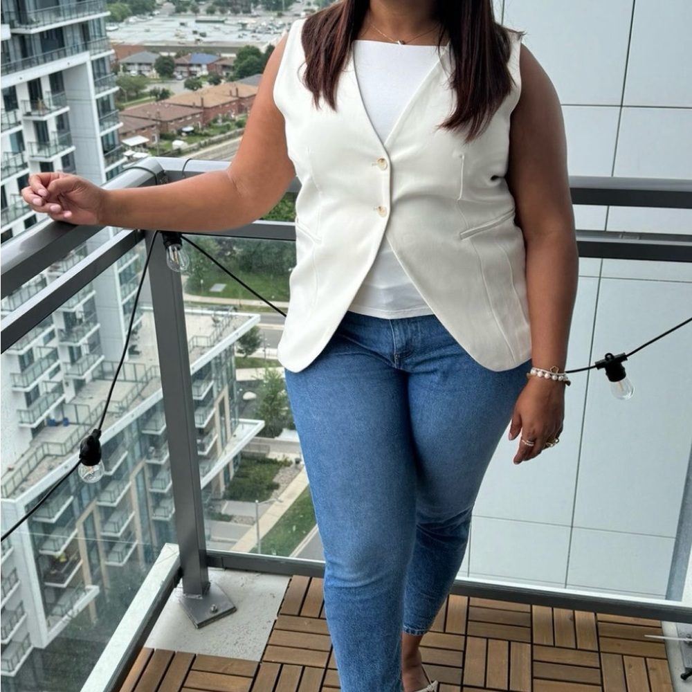White Sleeveless Blazer Vest